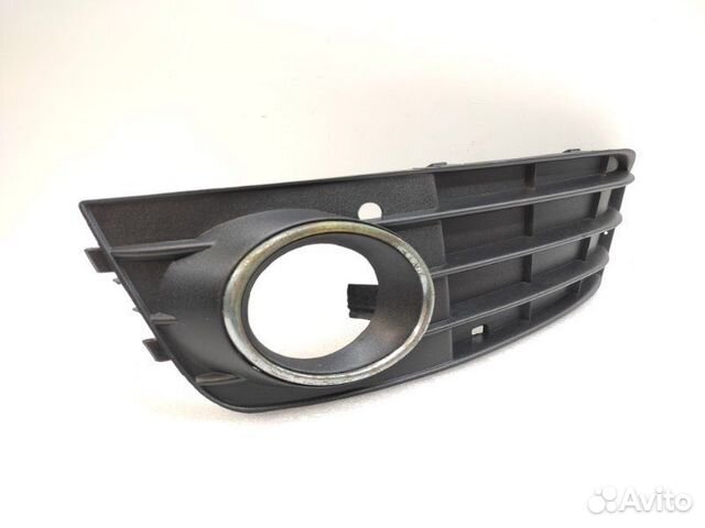 Накладка противотуманной фары передняя правая Audi