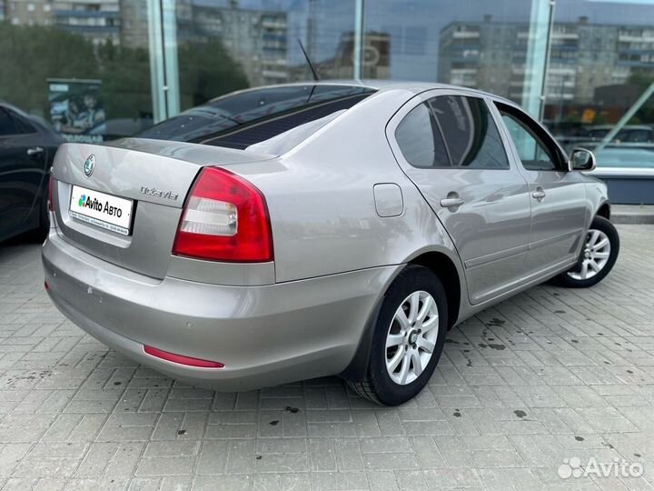 Skoda Octavia 1.6 МТ, 2011, 108 250 км