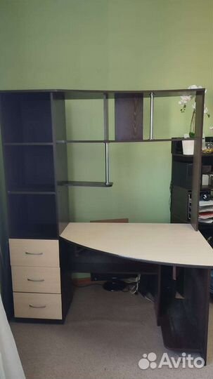 Компьютерный стол, уголок школьника