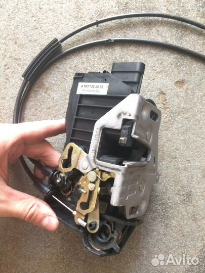 Замок дверной задний левый для ML W163