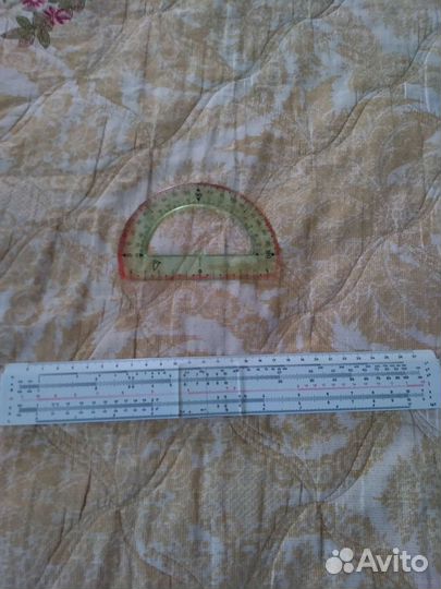 Логарифмическая линейка и транспортир