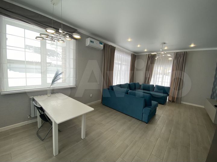 Коттедж 216 м² на участке 7,5 сот.