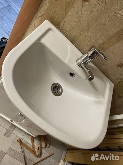 Тумба для ванной бу со смесителем