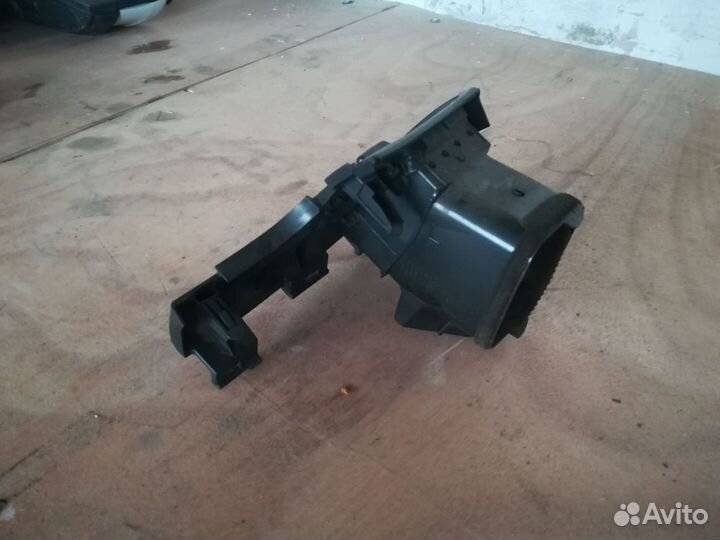 Дефлектор печки левый Toyota Corolla E150