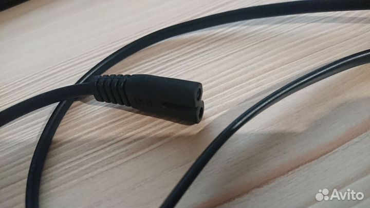 Шнур питания(сетевой), вилка - евро-разъём С7