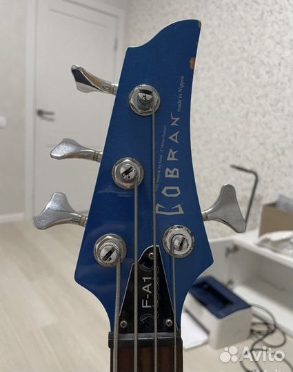 Японская бас гитара