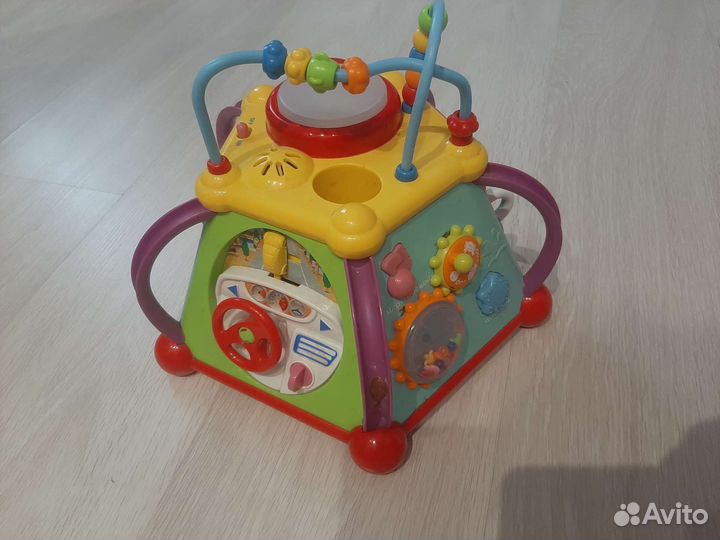 Развивающие и музыкальные игрушки для малышей
