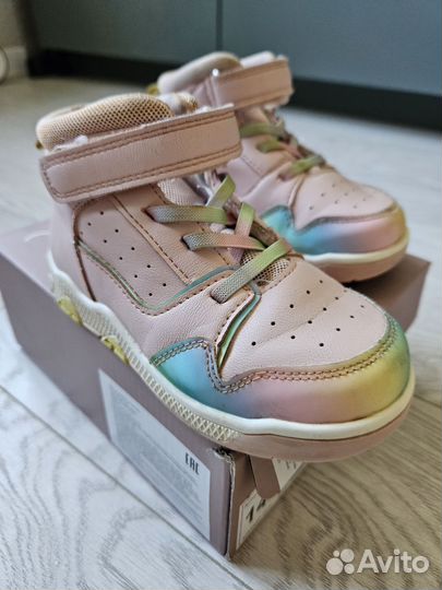 Кроссовки высокие для девочки