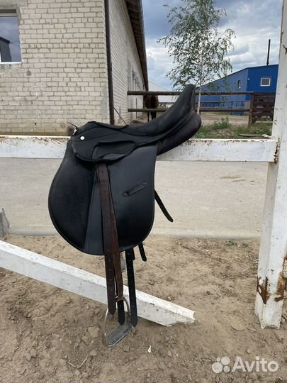 Седло для лошади универсальное