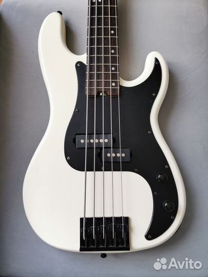 Бас гитара 5 струн Schecter PB