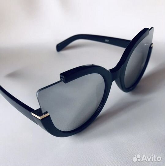 Очки солнцезащитные