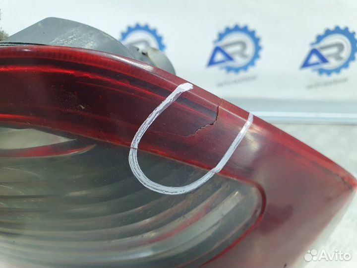 Фонарь задний правый Mitsubishi Pajero 3 2005