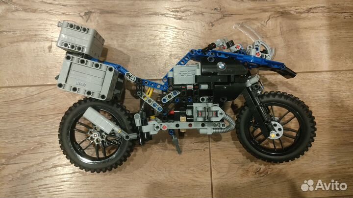 Lego Technic Приключения на BMW R 1200 GS 42063