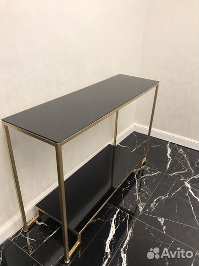 Дизайнерская консоль