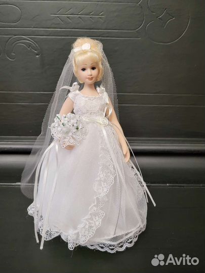 Кукла фарфоровая коллекционная