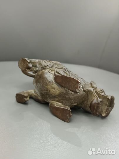 Старинная ёмкость для вина тяжёлая