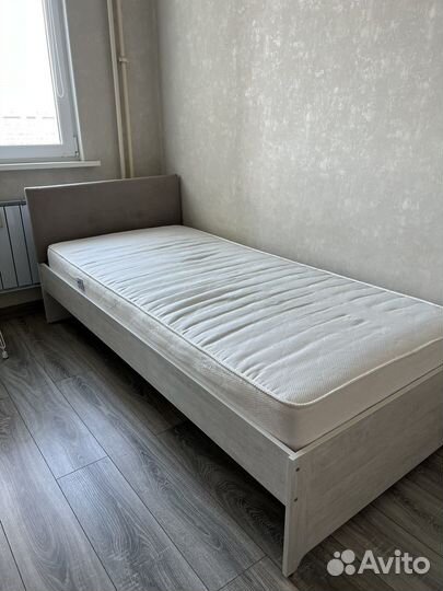 Кровать
