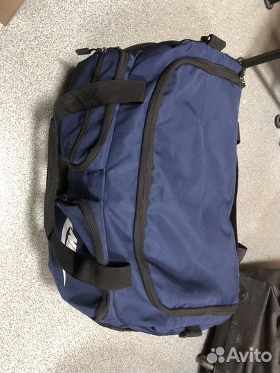 Вещи белого цвета сумкой