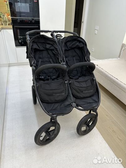 Коляска для двойни bumbleride