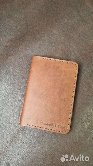 Кожаная обложка на паспорт ручной работы