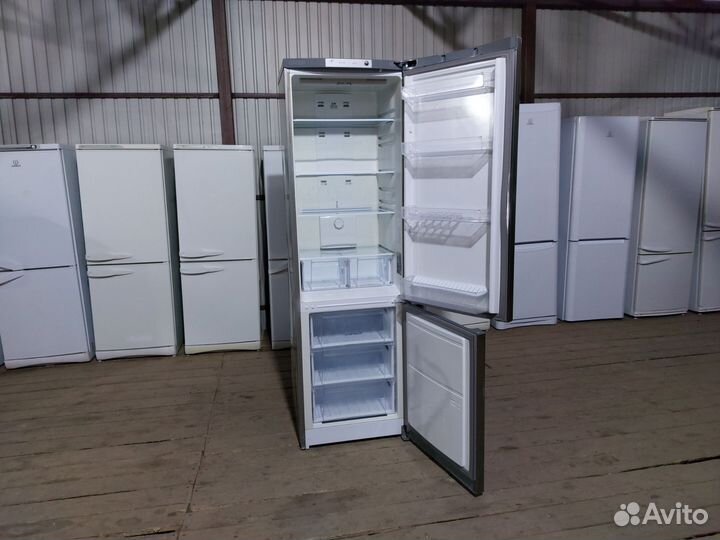 Холодильник бу Hotpoint-Ariston ecf2014.03