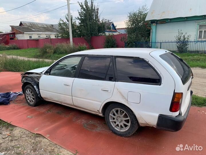Toyota Corolla 1.5 AT, 1997, битый, 198 000 км