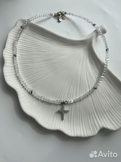 Колье чокер из натуральных камней с подвеской