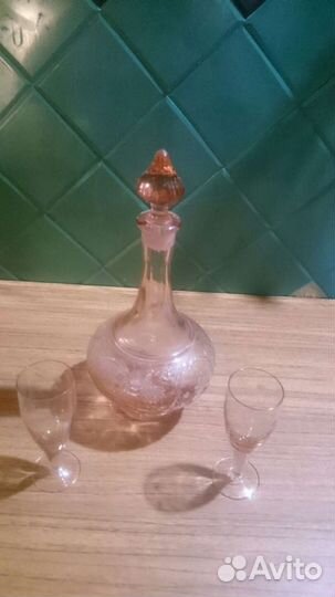 Графин с рюмками