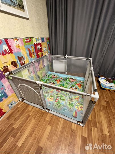 Манеж детский с ковриком
