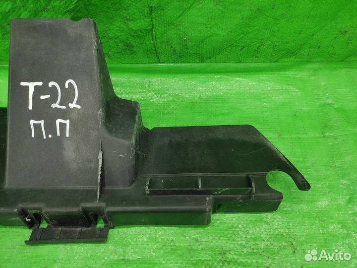 Воздуховод радиатора правый VW Touareg 02-10