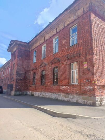 Комната 24 м² в 3-к., 1/2 эт.