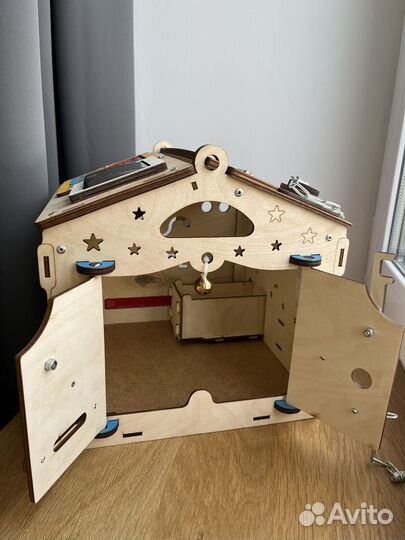 Бизиборд домик новый