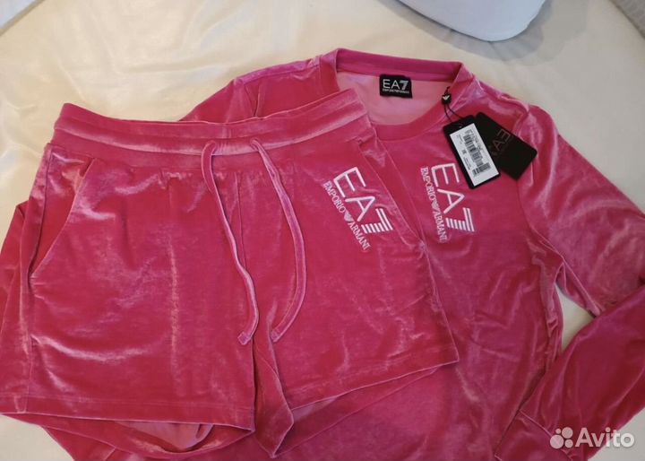 Новый костюм EA7