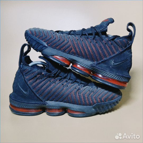 Баскетбольные кроссовки Nike LeBron 16