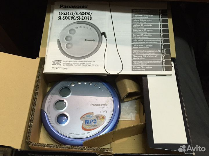 Плеер кассетный и CD-Player (есть разные)