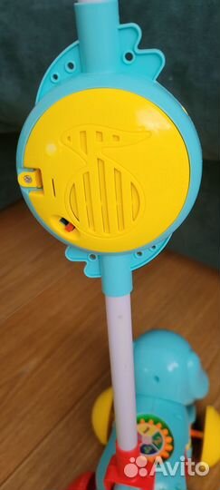 Каталка с ручкой собачка