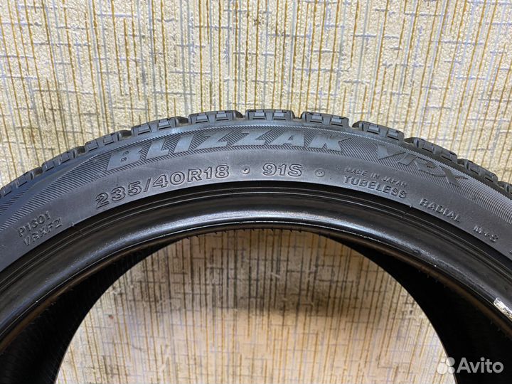 Bridgestone Blizzak VRX 235/40 R18