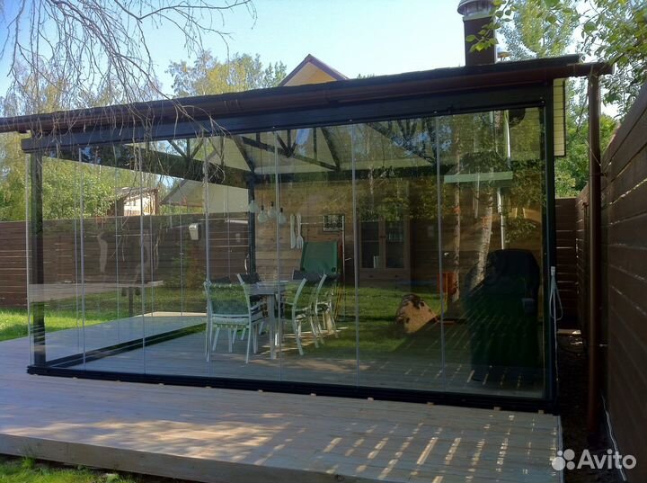 Безрамное остекление беседки