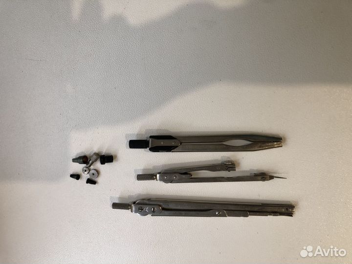 Большой набор циркулей, линеек и угольников