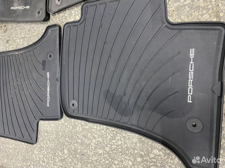 Резиновые ковры в porsche cayenne