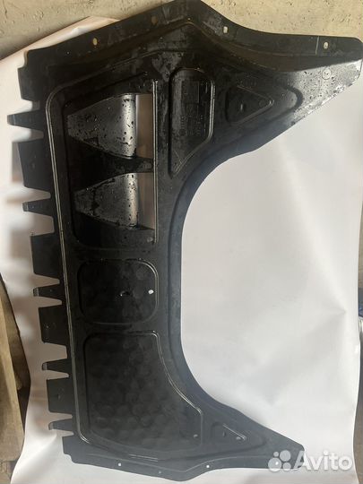 Пыльник двигателя VAG