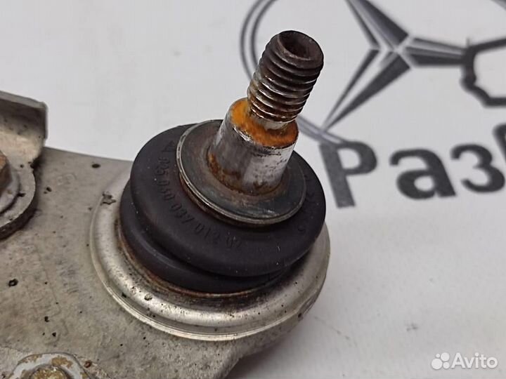 Рычаг передний верхний w219 CLS-class 642.920 2