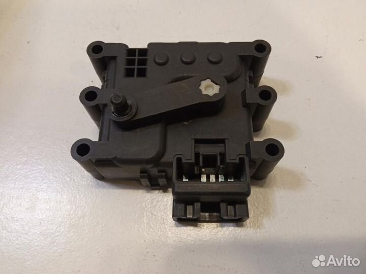 Сервопривод заслонок печки Mazda Mazda 6 GH 2007-2