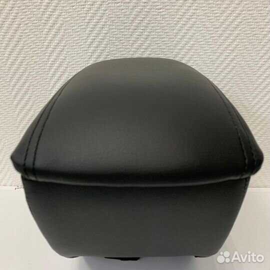 Штатный подлокотник nissan terrano (2014)