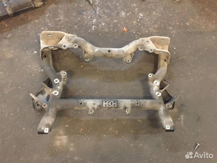 Подрамник двигателя Mercedes-Benz W204 C-classe 2