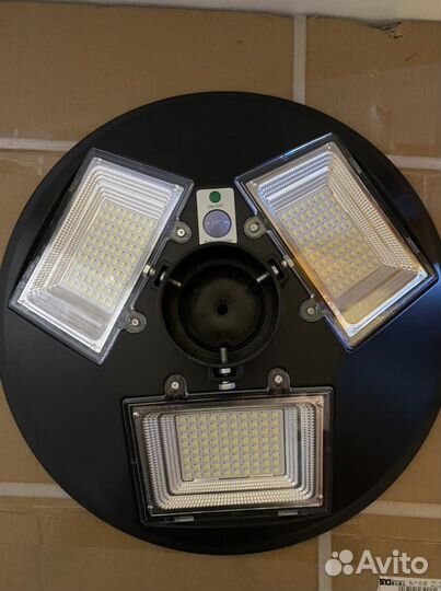 Фонарь на солнечной панели