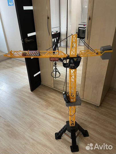 Кран с пультом управления