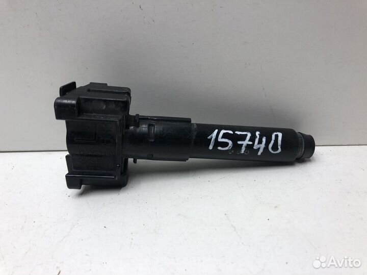 Форсунка омывателя фары Toyota Camry V50 2011-2017