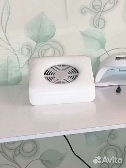 Пылесос-вытяжка для маникюра и педикюра