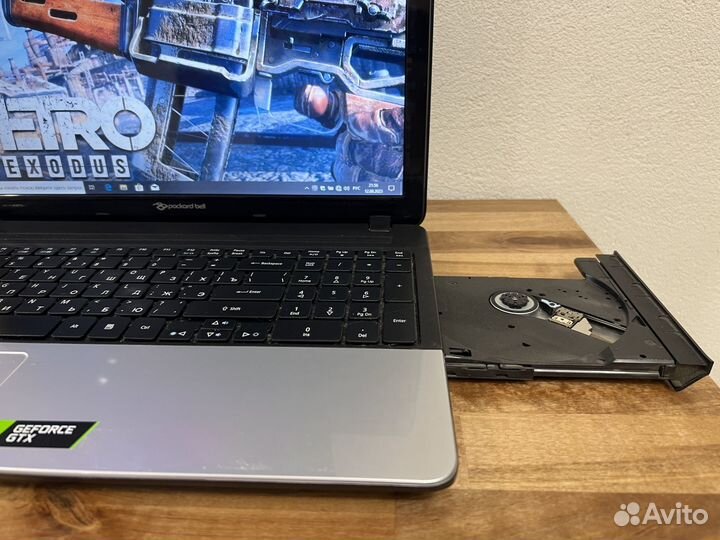 Игровой Acer 4 ядра Core i3 8Gb SSD256 GeForce 710